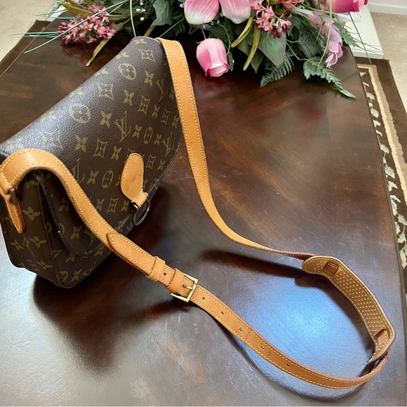 Authentic LV SaintClouds GM monogram - Picture 5 of 12